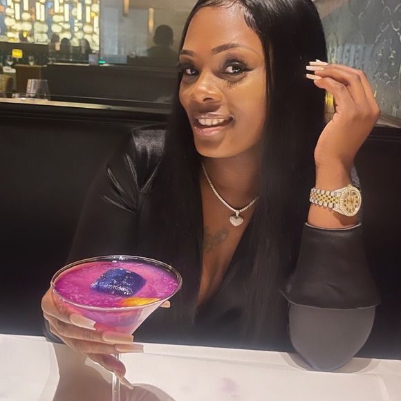 Meet your Posher, Jerronica - Picture 2 of 3